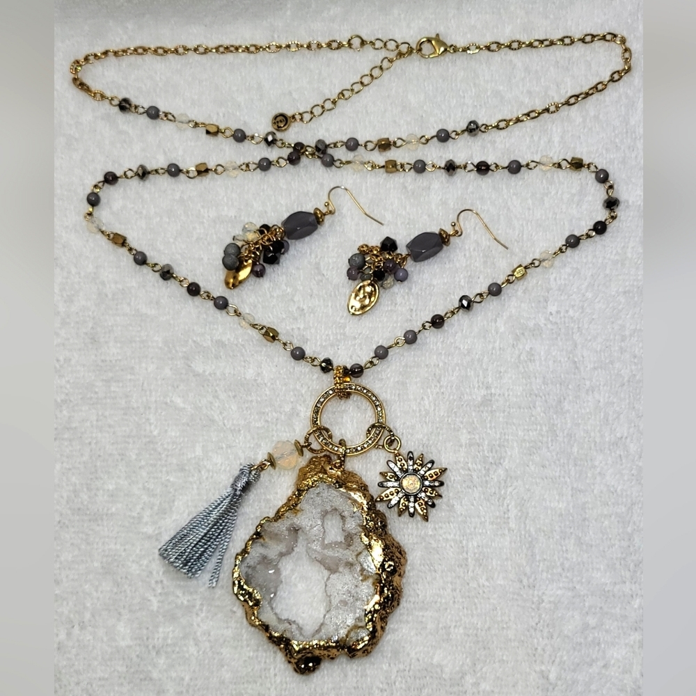 CATO Smokey Geode Necklace and Dangle Earrings Set / Pierced - Picture 3 of 6